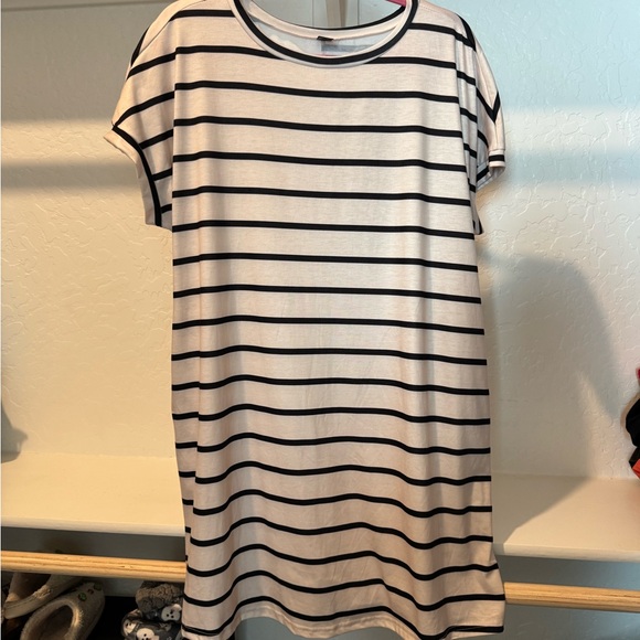 SHEIN Dresses & Skirts - SHEIN Monochrome Striped Dress XL